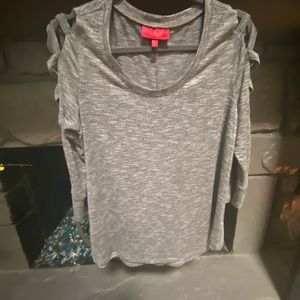 Scoop-neck sweater, open weave sleeves 3/4 length, grey/white/black.